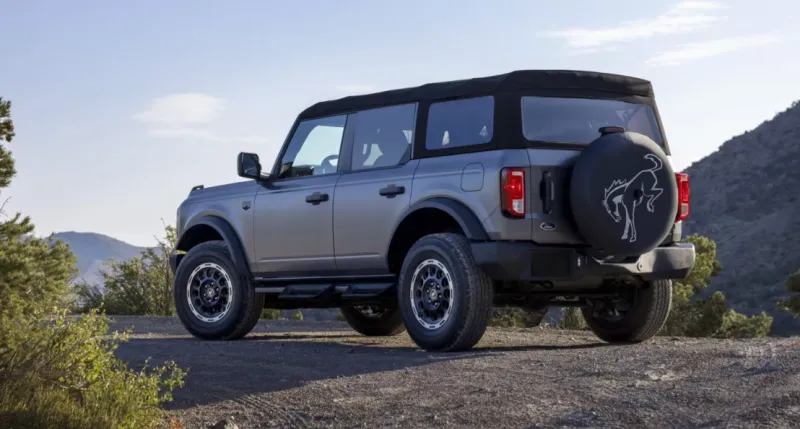 Bronco від Ford ззаду