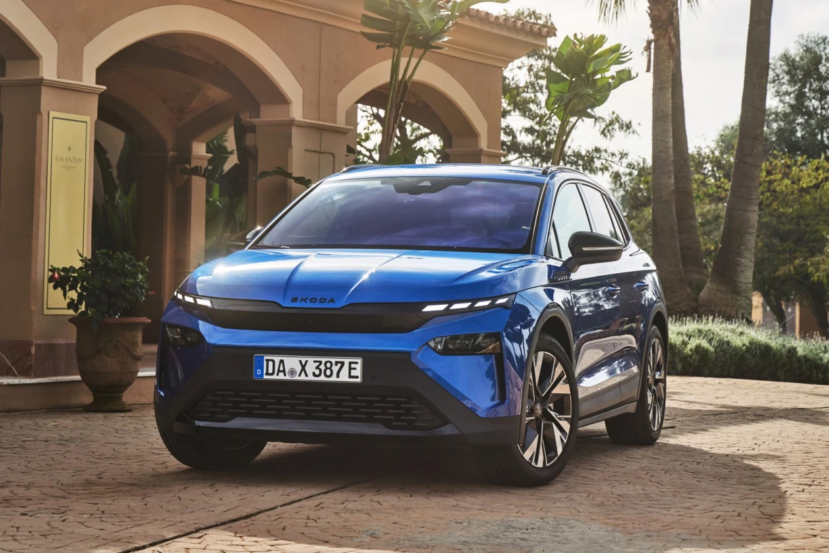Электрокар против ветерана: честное сравнение Škoda Elroq и Karoq