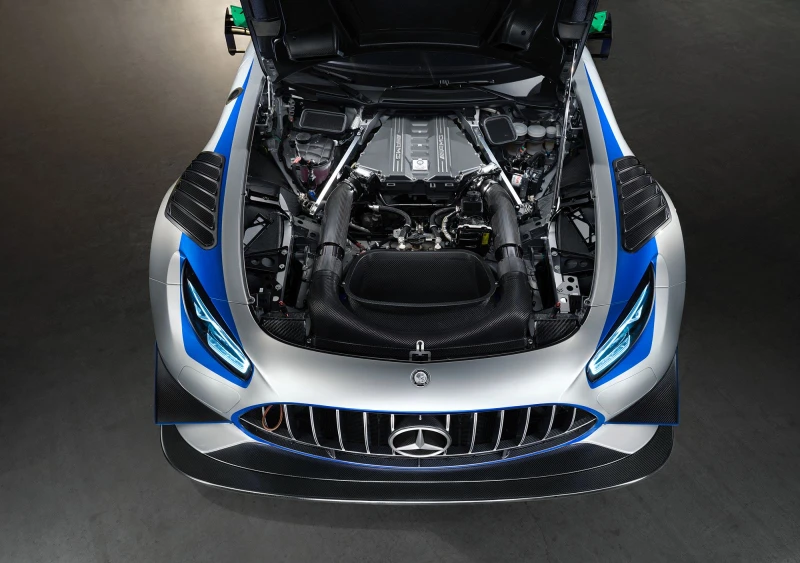 Mercedes змінює стратегію і повертає V8