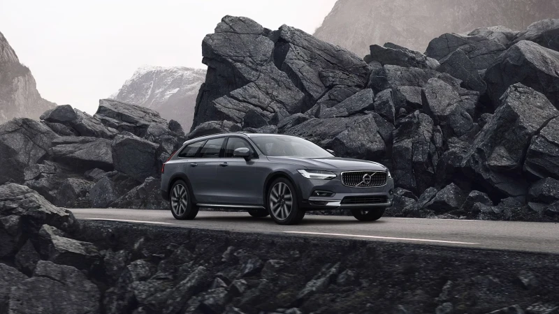 2025 Volvo V90 Cross Country: свежий взгляд на «универсал»