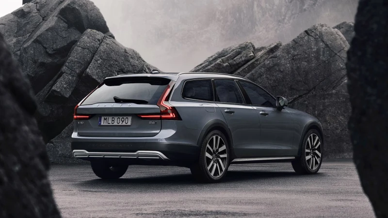 2025 Volvo V90 Cross Country