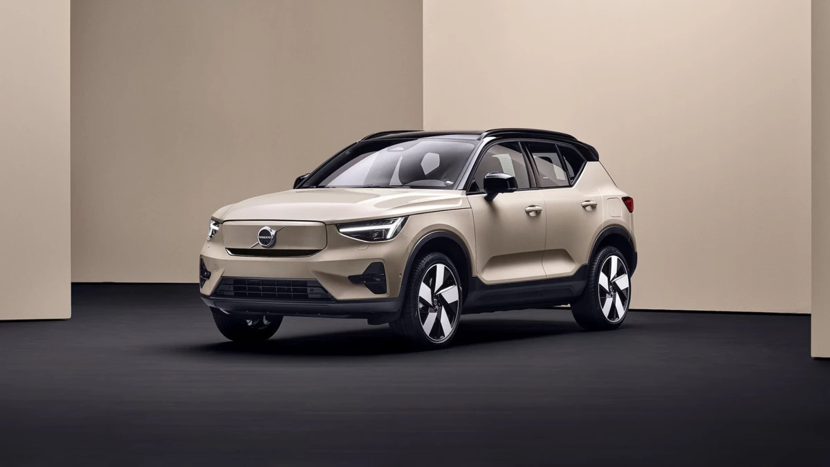 2025 Volvo EX40: обновлённая формула маленького премиума