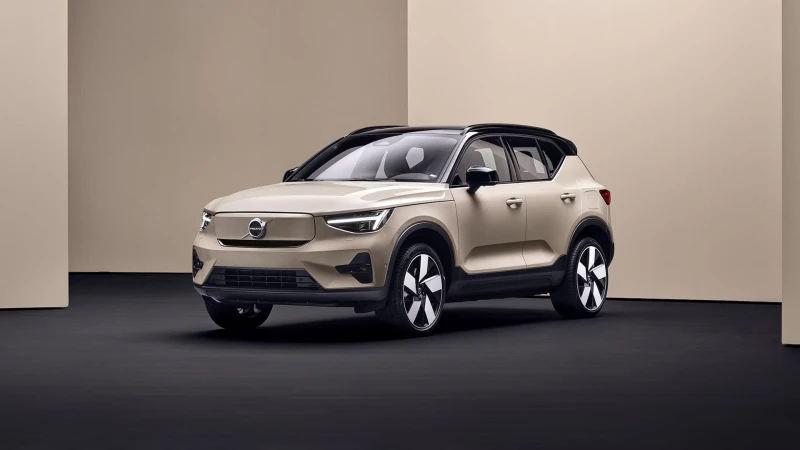 2025 Volvo EX40: обновлённая формула маленького премиума
