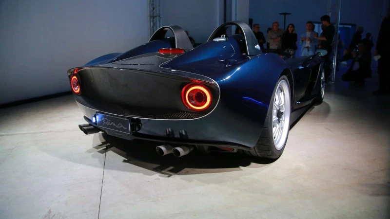 roadster Rina