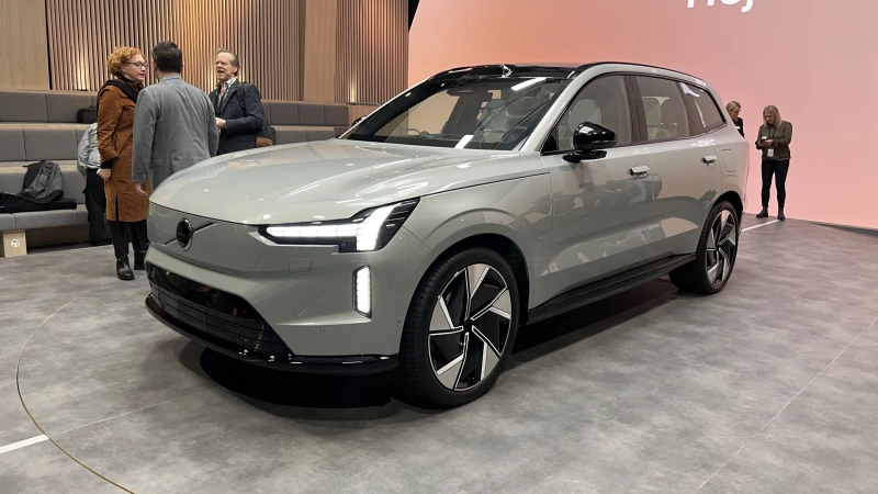 Volvo EX90 2025
