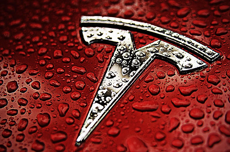 Нові моделі Tesla 2025 в Україні: електрична революція на дорогах