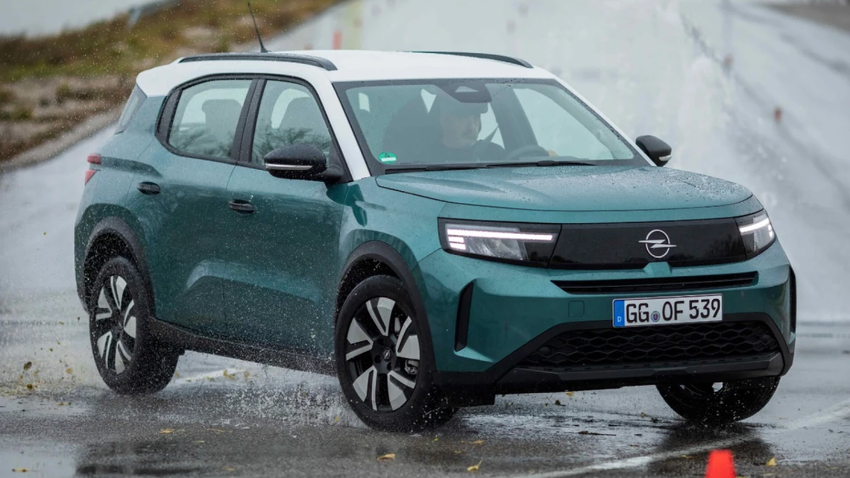 Opel Frontera 2025 проти конкурентів: хто підкорить українські дороги?