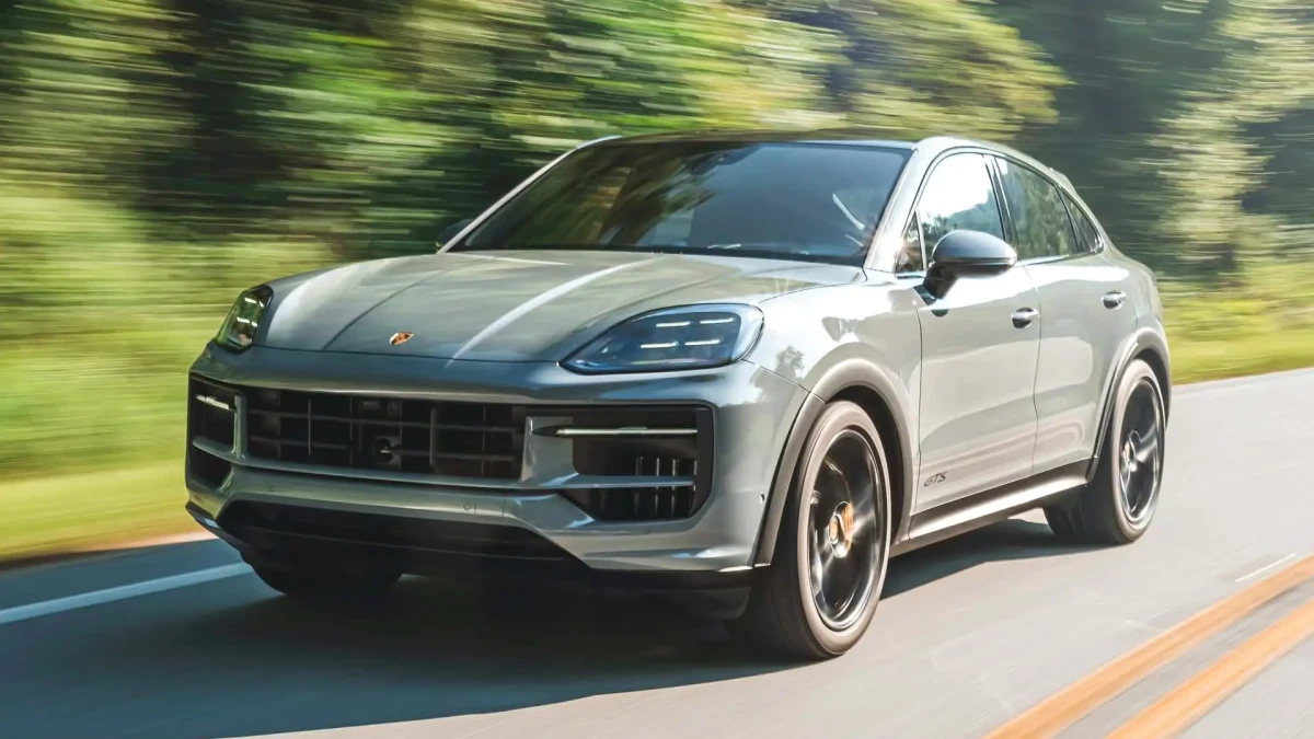 Porsche Cayenne 2025: Король доріг із душею спорткара