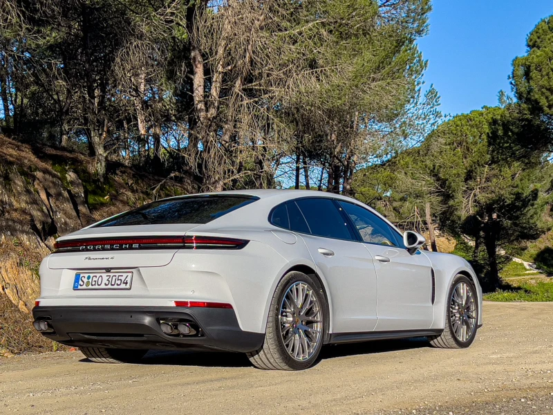 Porsche Panamera 2025