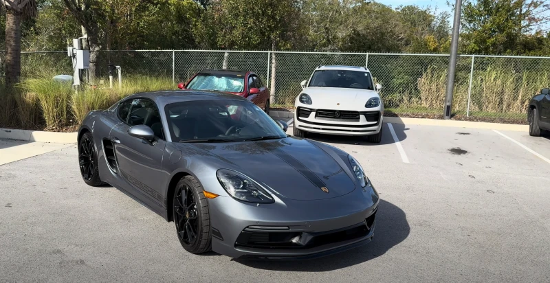 Porsche 718 Cayman 2025