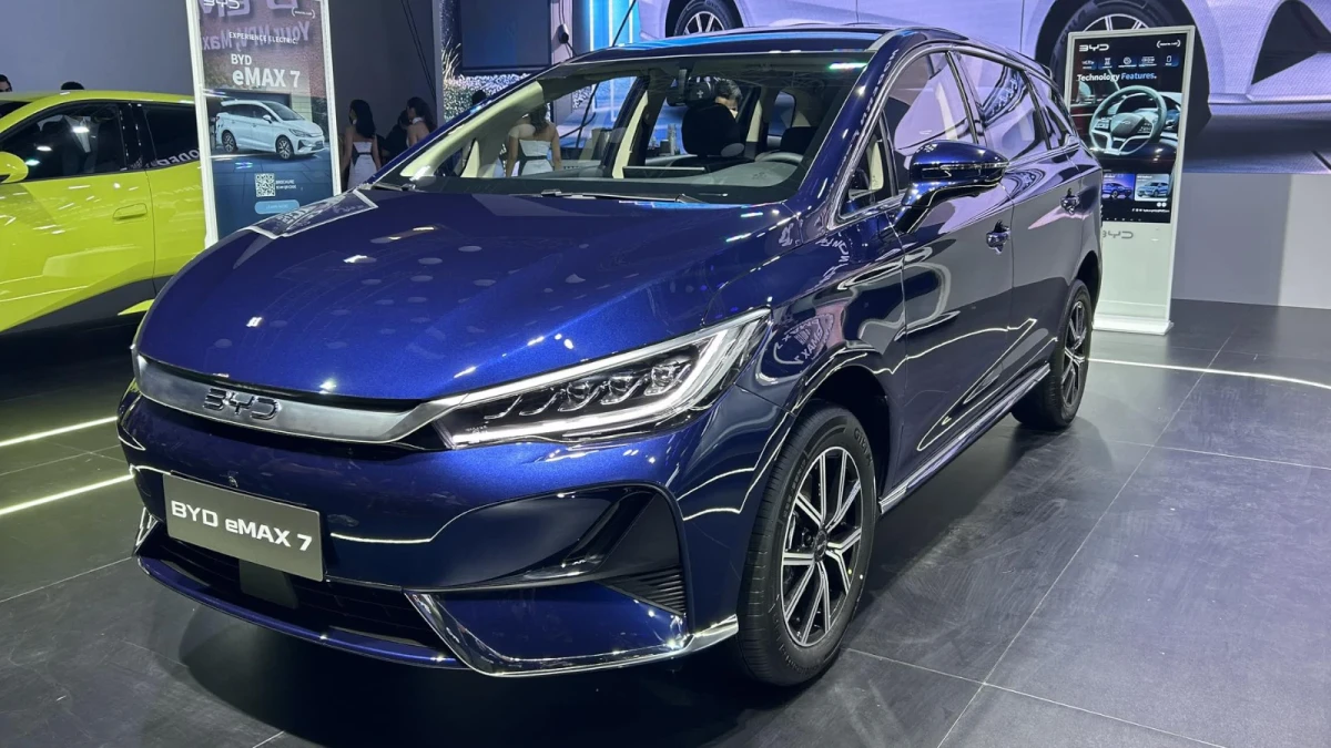 BYD eMAX 7 2025: електромобіль для України