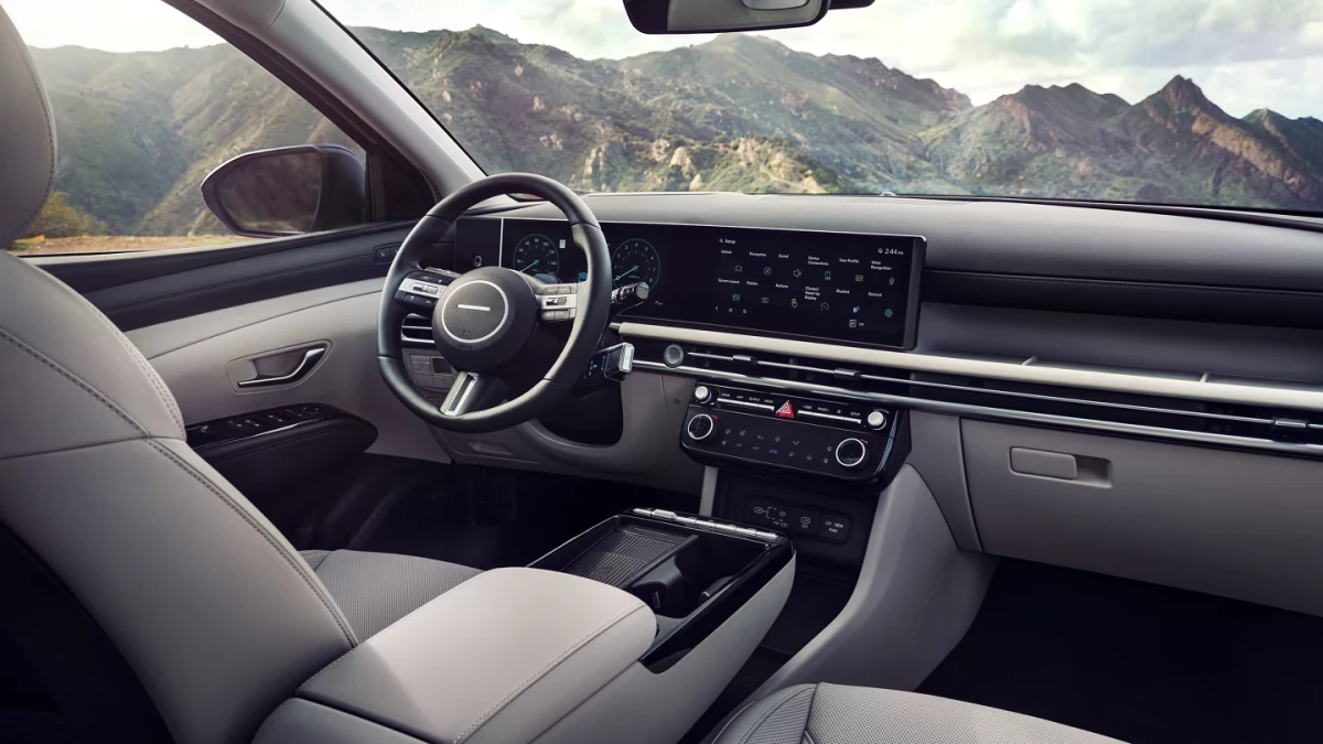Всередині Hyundai Tucson 2025: Огляд інтер’єру, технологій та практичності для українського ринку