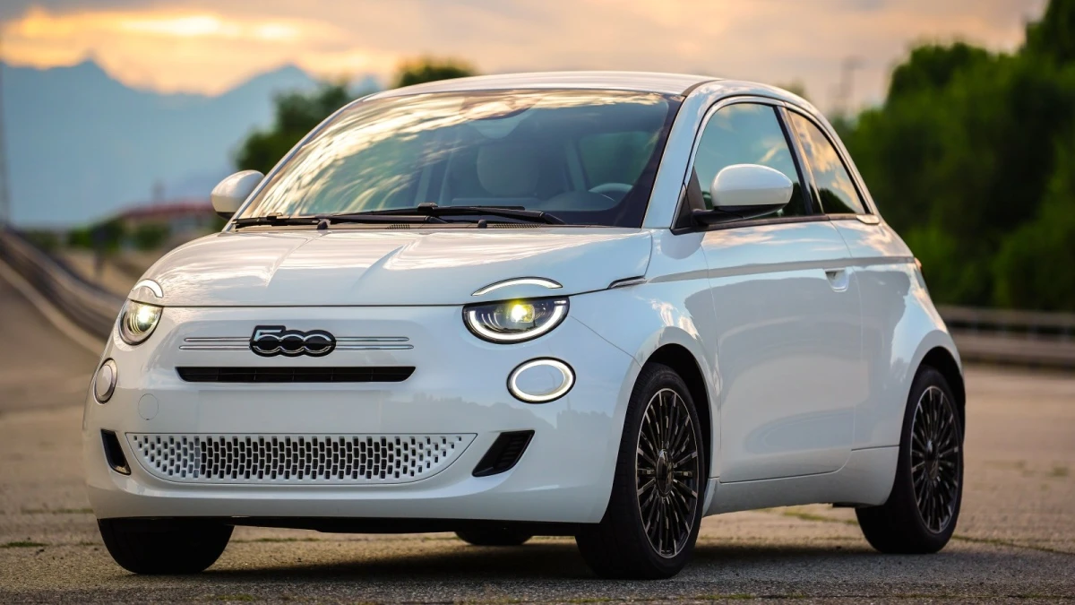 Fiat 500 повертає ДВС та знижує ціни