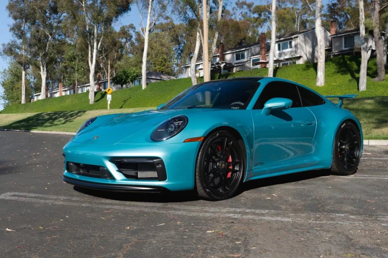 Porsche 911 GTS