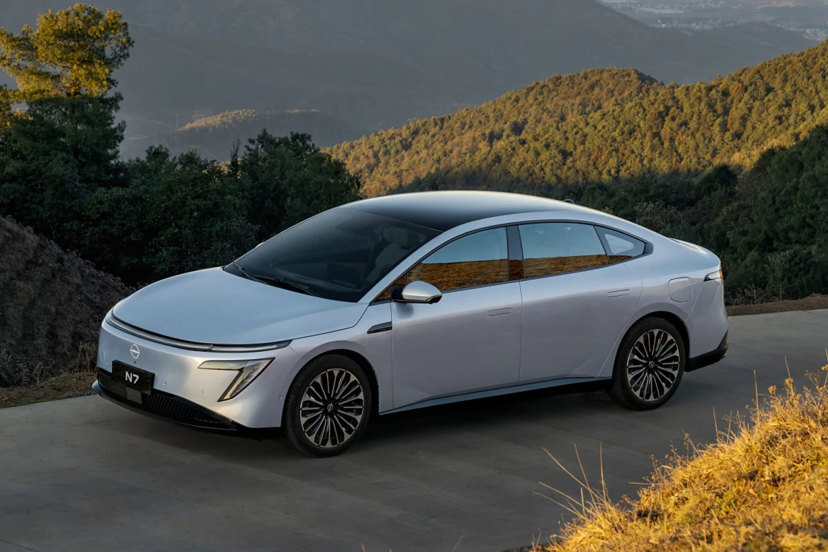 Великий Nissan N7: коли простір важливіший за красу