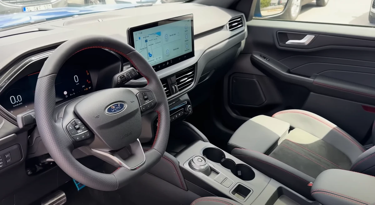 Ford Kuga 2025: Інтер’єр, технології та практичність для українського ринку