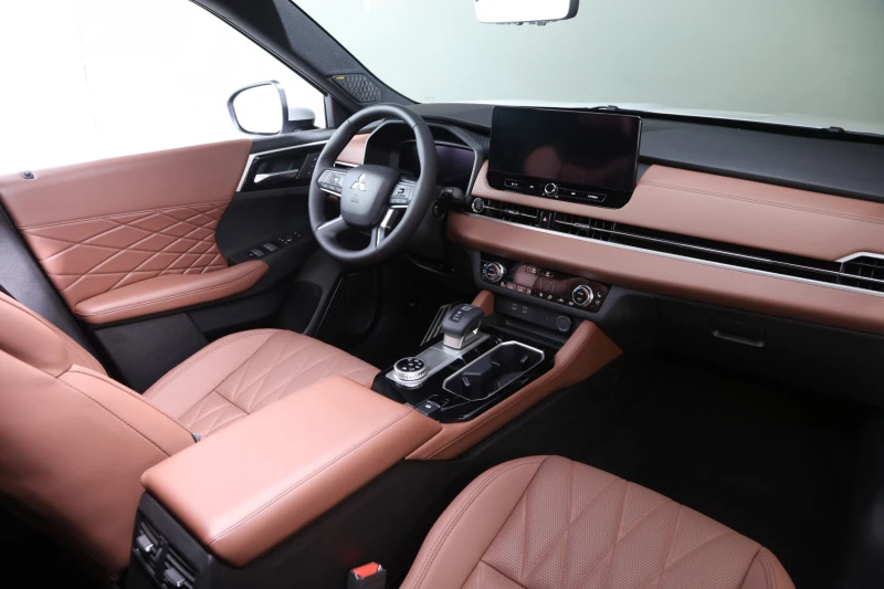 Mitsubishi Outlander 2025